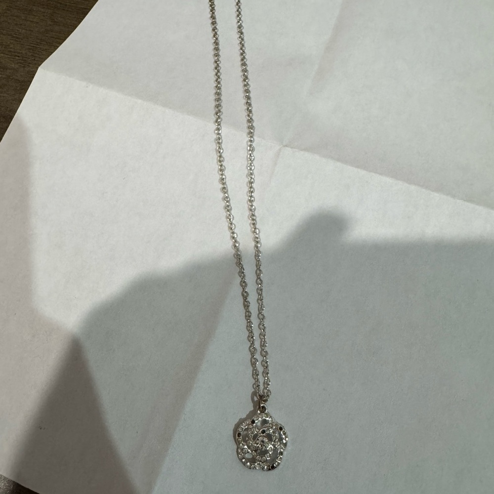 Elegant Silver Pendant Necklace